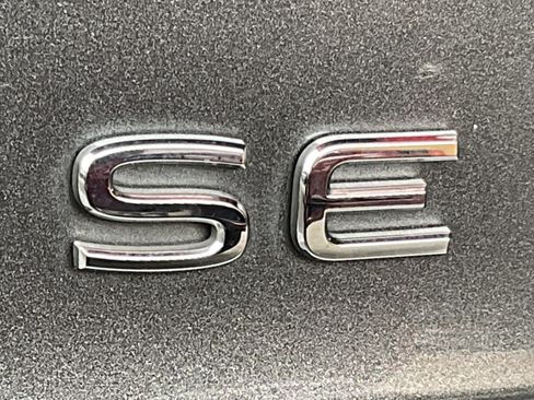 Used 2024 Volkswagen Jetta SE FWD image 8