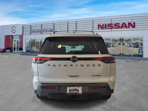 New 2026 Nissan Pathfinder Platinum FWD image 4
