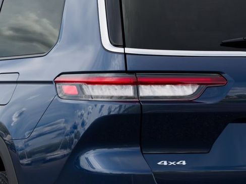 New 2026 Jeep Grand Cherokee L Limited w/ Luxury Tech Group II AWD/4WD image 9