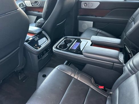 Certified 2024 Lincoln Navigator Reserve AWD/4WD image 4