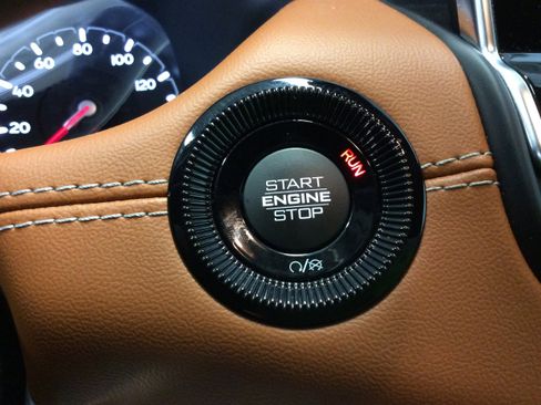 Used 2024 Jeep Compass Limited image 23