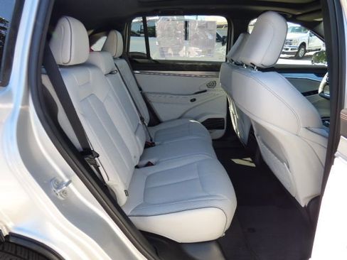 Used 2025 Jeep Wagoneer S Limited image 16