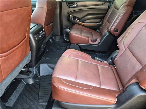 Used 2019 Chevrolet Suburban Premier w/ Premier Plus Edition AWD/4WD image 19
