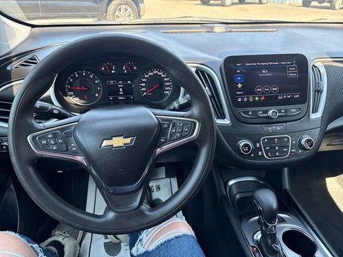 Used 2024 Chevrolet Malibu LT image 11