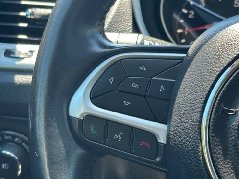 Used 2021 Jeep Compass Latitude w/ Sun and Sound Group AWD/4WD image 25