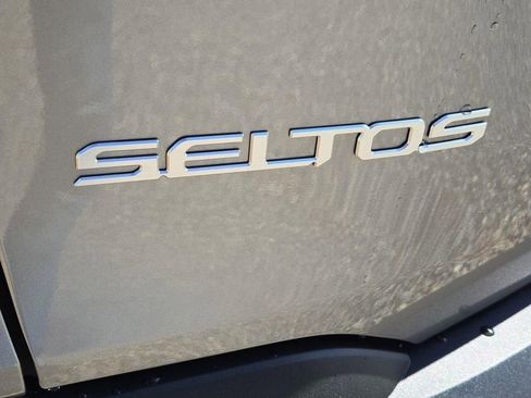 New 2026 Kia Seltos LX FWD image 11