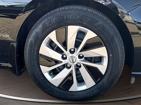 Certified 2025 Nissan Altima 2.5 S image 9