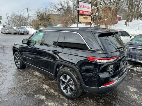 Used 2022 Jeep Grand Cherokee Limited w/ Luxury Tech Group II image 5