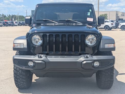 Used 2022 Jeep Wrangler Unlimited Sport AWD/4WD image 3