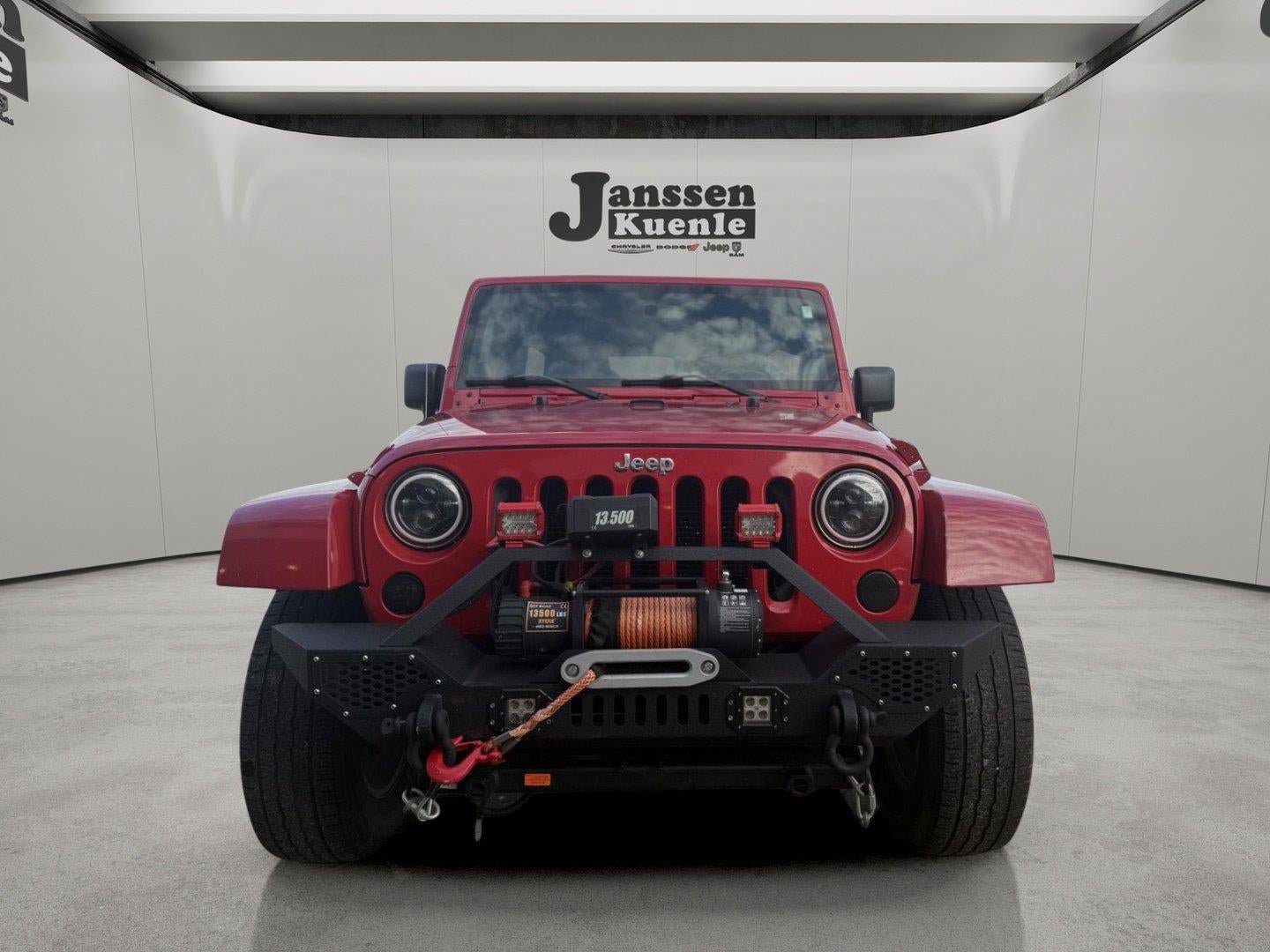 Used 2013 Jeep Wrangler Unlimited Sahara w/ Connectivity Group AWD/4WD image 3