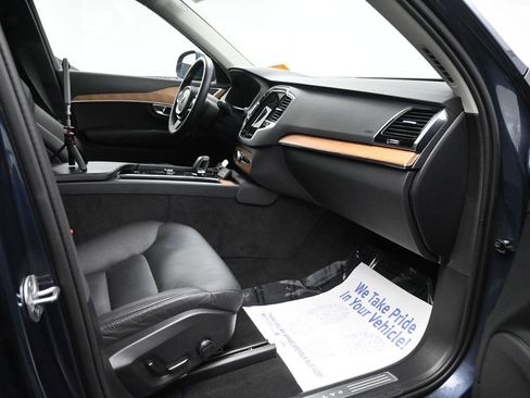 Used 2024 Volvo XC90 B6 Plus image 18