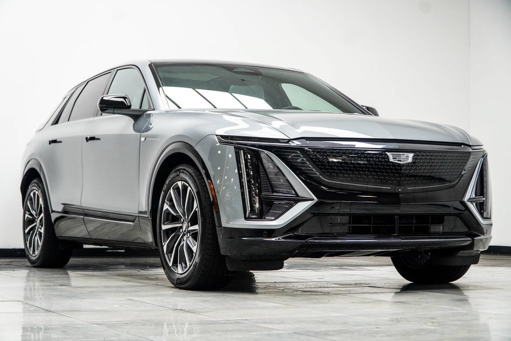 Used 2024 Cadillac Lyriq Sport AWD/4WD image 4