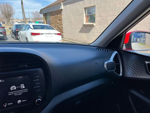 Used 2025 Kia Soul LX w/ LX Technology Package image 33