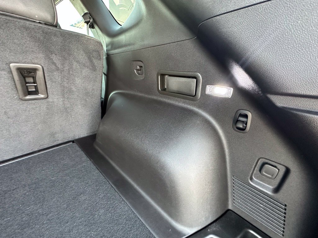 Used 2023 Chevrolet Blazer RS w/ Driver Confidence II Package FWD image 19