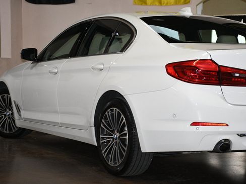 Used 2020 BMW 530i w/ Premium Package RWD image 55