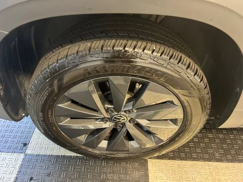 Certified 2024 Volkswagen Taos S FWD image 8