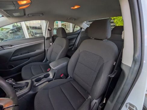 Used 2020 Hyundai Elantra SE w/ Cargo Package (C1) FWD image 6