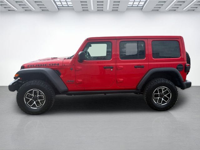 Used 2025 Jeep Wrangler Unlimited Rubicon w/ Convenience Group AWD/4WD image 8