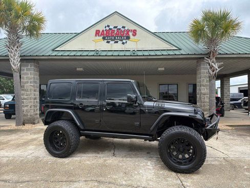 Used 2018 Jeep Wrangler Unlimited Rubicon w/ Connectivity Group AWD/4WD image 1