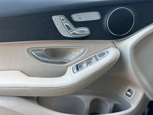 Certified 2022 Mercedes-Benz GLC 300 image 12