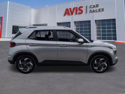 Used 2025 Hyundai Venue SEL FWD image 5