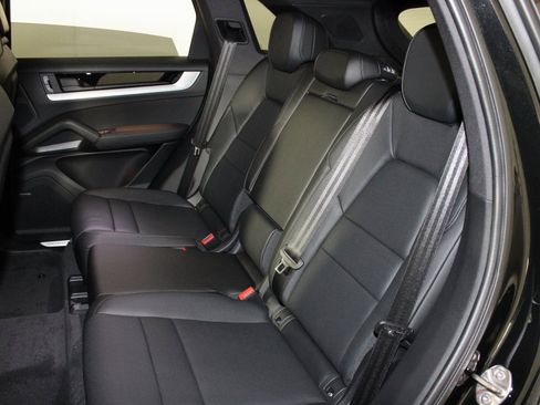 New 2026 Porsche Cayenne image 35