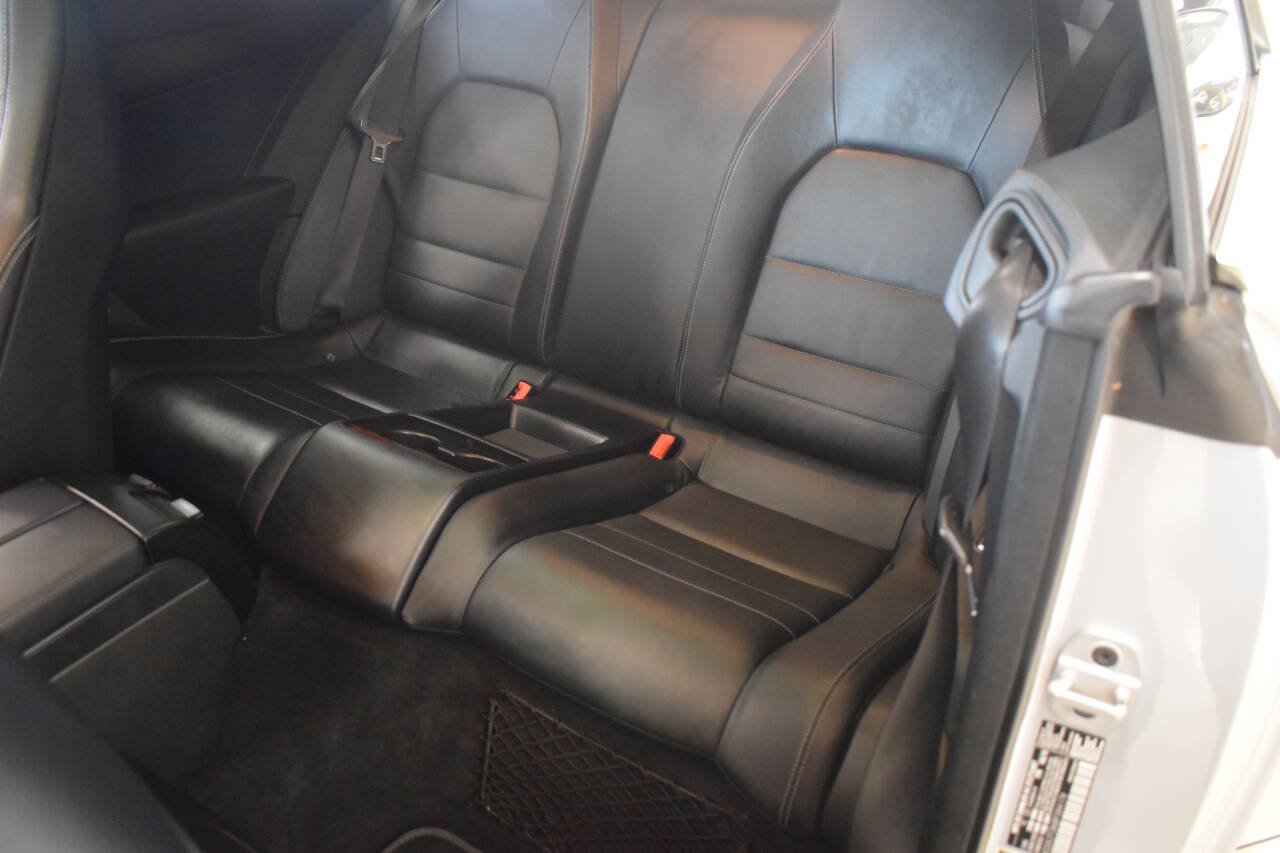 Used 2011 Mercedes-Benz E 550 Coupe image 38
