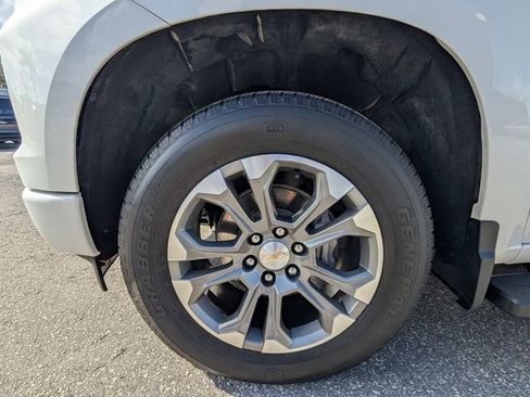 Used 2024 Chevrolet Silverado 1500 High Country image 17