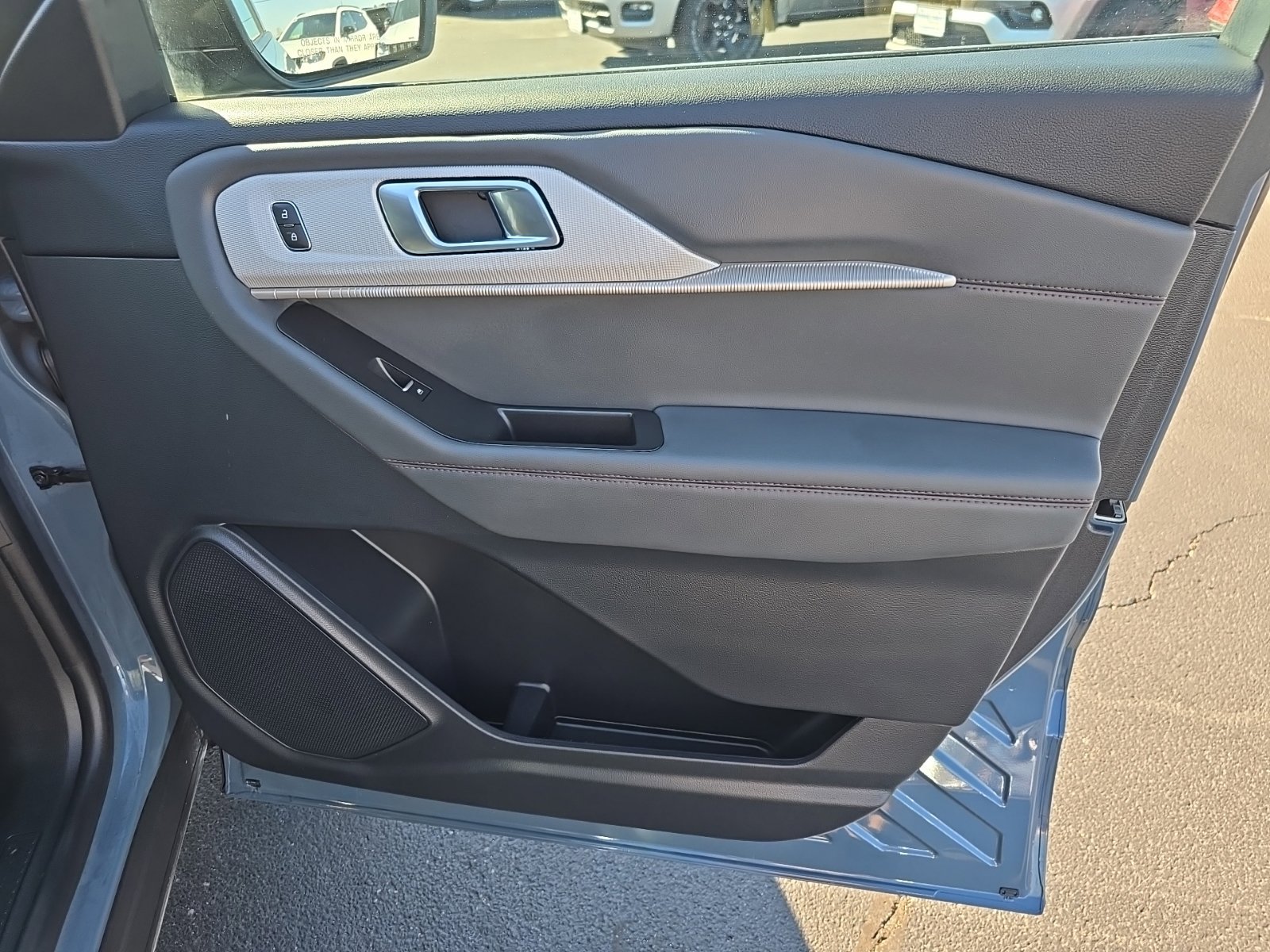 Used 2025 Ford Explorer Active RWD image 48