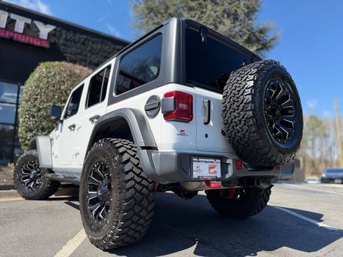 Used 2019 Jeep Wrangler Unlimited Rubicon image 21