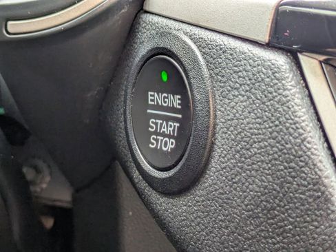 Used 2022 Ford Escape SE w/ SE Sport Appearance Package image 28