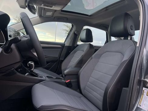 New 2026 Volkswagen Jetta SE FWD image 11