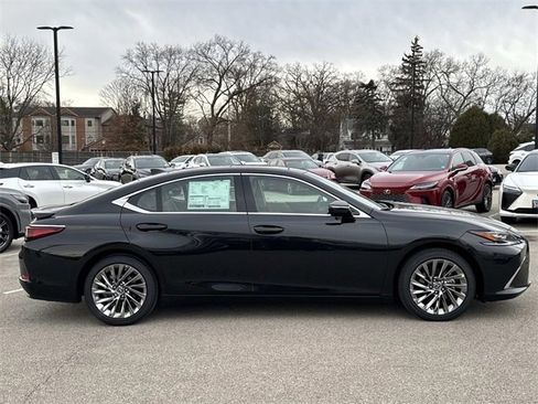 New 2025 Lexus ES 350 Ultra Luxury image 4