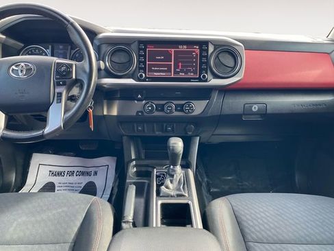 Used 2020 Toyota Tacoma SR5 image 10