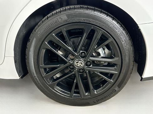 Used 2025 Toyota Camry SE image 11