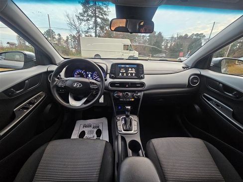Used 2021 Hyundai Kona SE w/ Cargo Package image 7