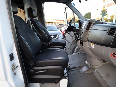 Used 2016 Mercedes-Benz Sprinter 2500 image 19