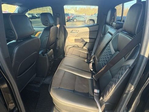 Used 2023 GMC Canyon Denali image 19