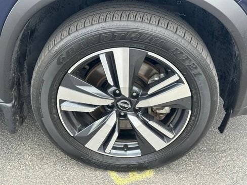 Used 2025 Nissan Rogue SL w/ Tech Package AWD/4WD image 14
