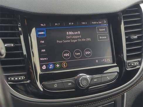 Used 2021 Chevrolet Trax LT w/ LT Convenience Package image 17