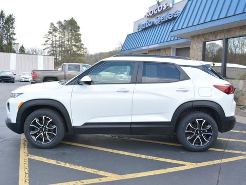 Used 2023 Chevrolet TrailBlazer ACTIV w/ Sun and Liftgate Package image 5