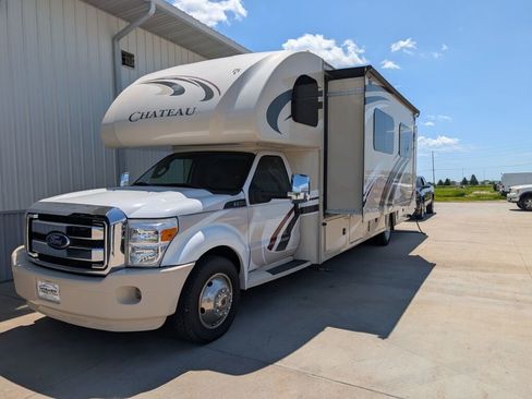 Used 2014 Ford F550 2WD Regular Cab Super Duty image 7