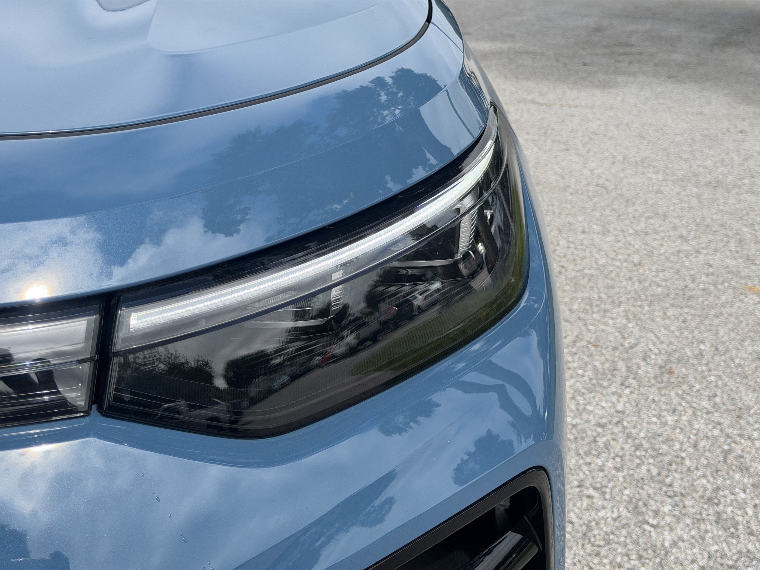 New 2026 Volkswagen Tiguan SE R-Line FWD image 9