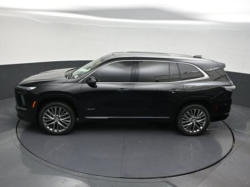 Used 2025 Buick Enclave Avenir w/ Trailering Package, 5000 lbs. FWD image 18