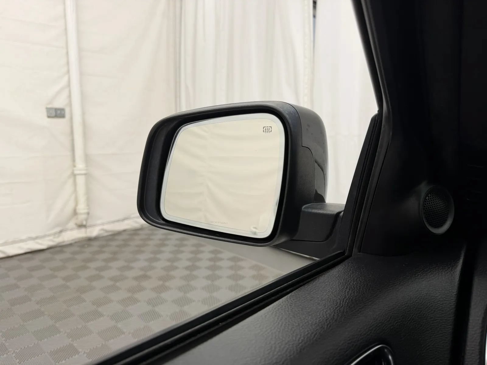 Used 2017 Dodge Durango R/T w/ Blacktop Package AWD/4WD image 9
