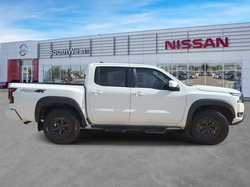 Used 2025 Nissan Frontier PRO-4X AWD/4WD image 5
