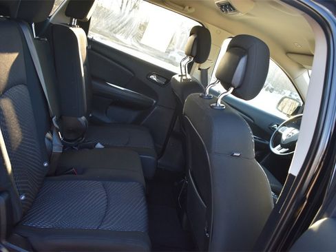 Used 2020 Dodge Journey SE w/ SE Popular Equipment Group image 17