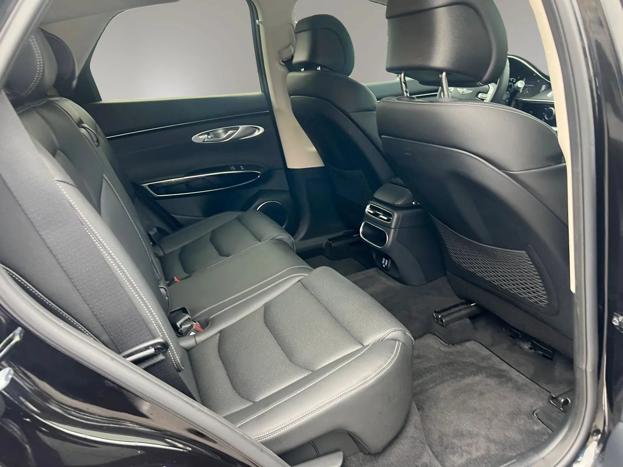Used 2025 Genesis GV70 2.5T AWD/4WD image 28