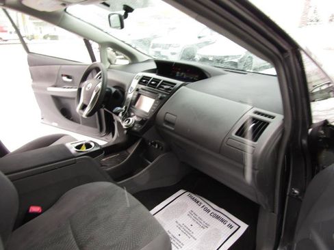 Used 2014 Toyota Prius V Three image 20