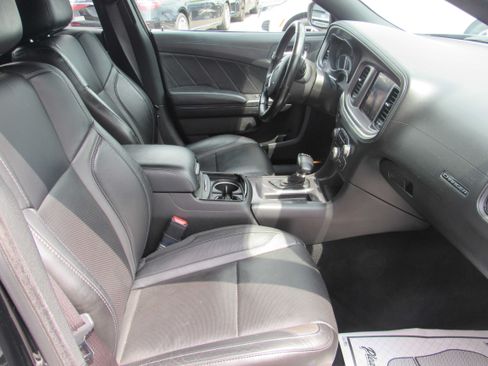 Used 2022 Dodge Charger SXT w/ Plus Group AWD/4WD image 11